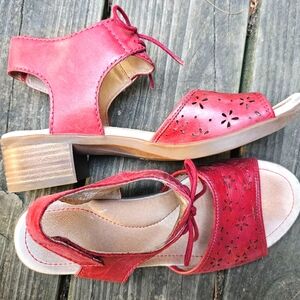 Dansko Liz Floral Cutout Sandal